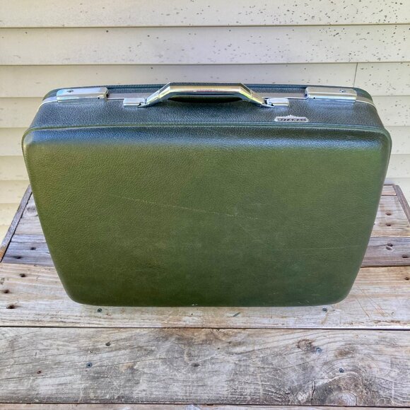 Set 2 Vintage American Tourist Tiara Suitcases Green Hard Shell Luggage NO KEY - Picture 7 of 15